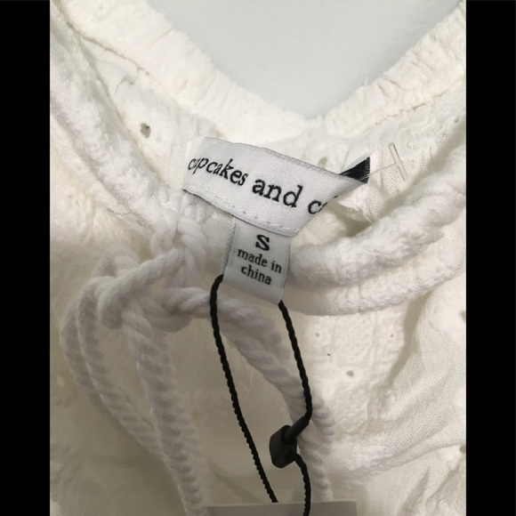 Cupcakes and Cashmere Malibu Embroidered Romper S - Picture 11 of 15